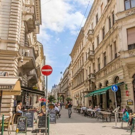 Cozy Downtown Studio Apartment ブダペスト エクステリア 写真