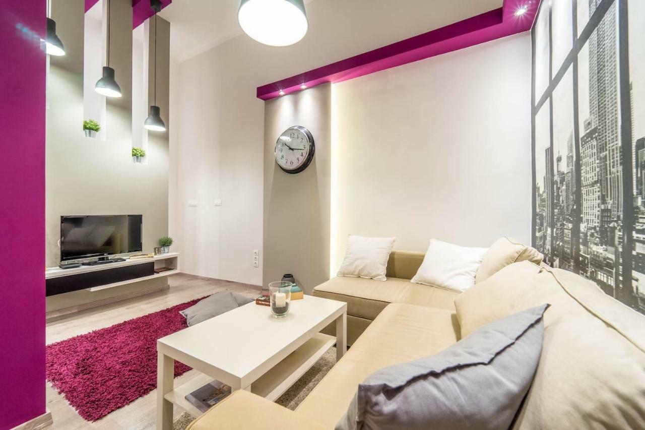 Cozy Downtown Studio Apartment ブダペスト エクステリア 写真