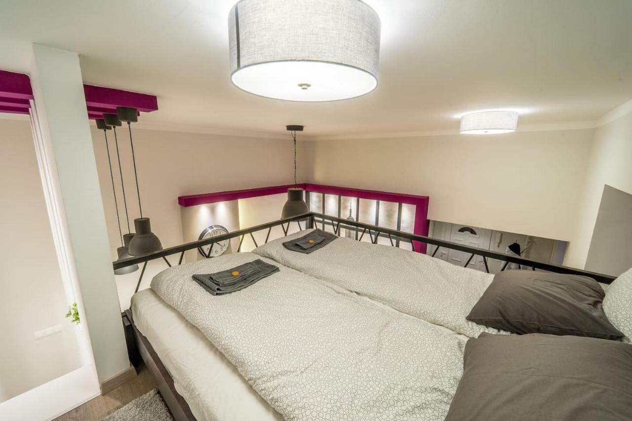 Cozy Downtown Studio Apartment ブダペスト エクステリア 写真